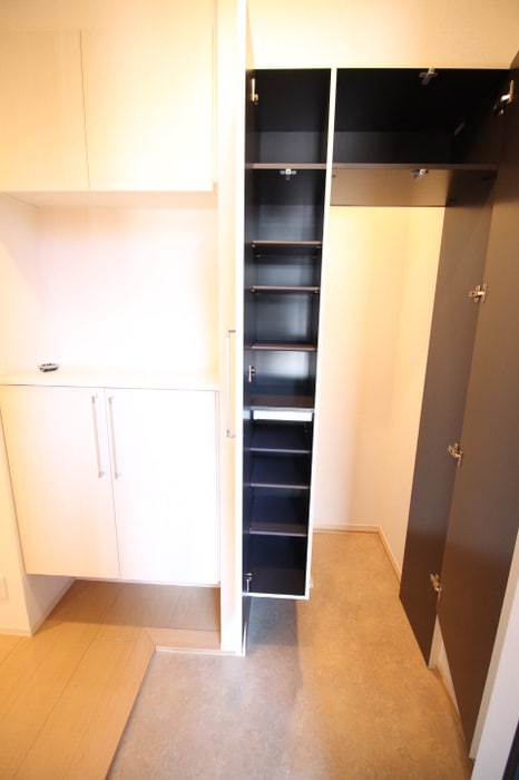 玄関収納 グラン・ノーブル C棟