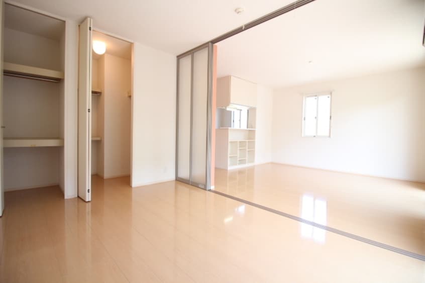 南洋室⇔LDK グラン・ノーブル C棟