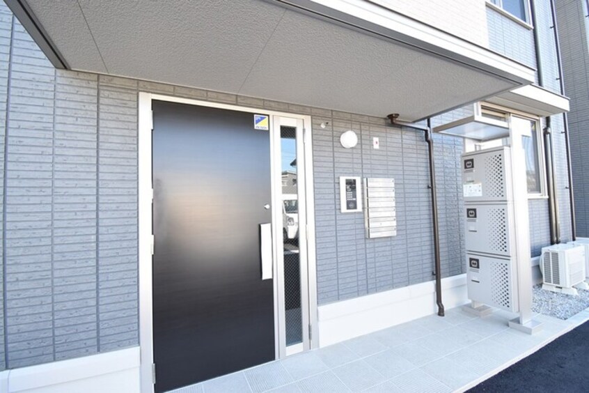 エントランス ドヌール・エスパース A棟