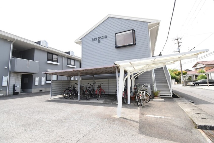 駐輪場 ハイツアベニール B棟