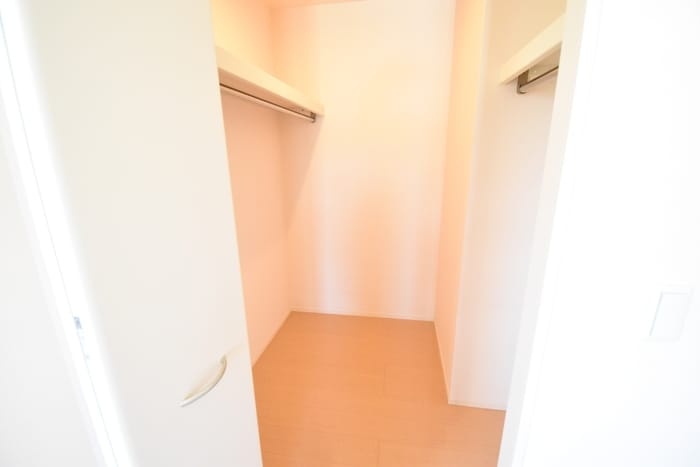 ウォークインクローゼット ベルポスト松縄Ⅱ