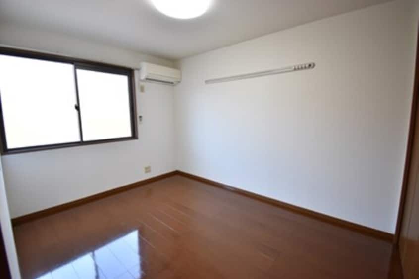 北東洋室６帖 ユイマールガーデンⅡ A棟