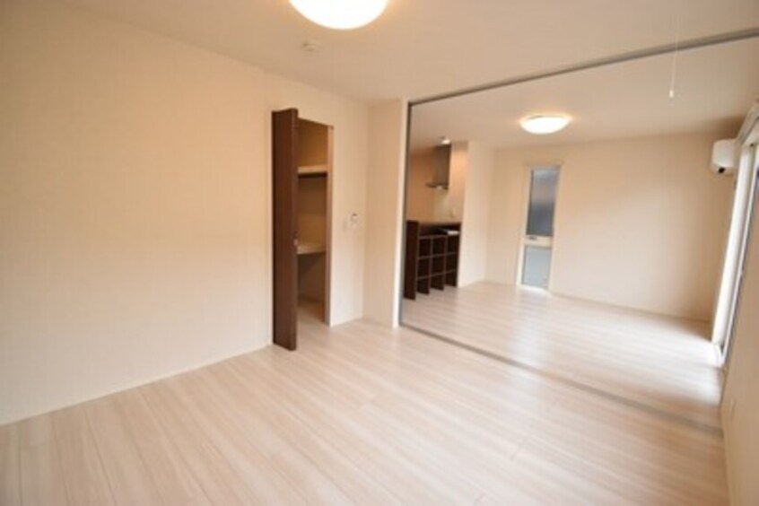 洋室６．１帖～ＬＤＫ１０．９帖 ルピナス A棟