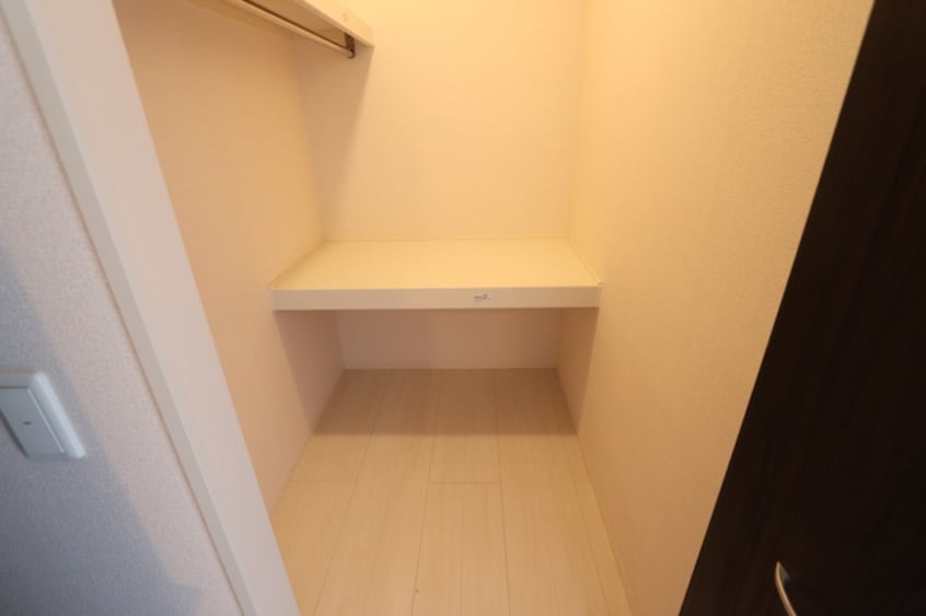廊下ウォークインクローゼット レグルス A棟