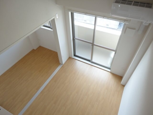 リビング プティスール空港通り