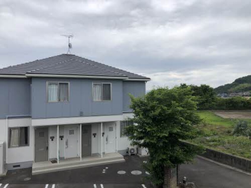  シャーメゾン西山崎 A棟