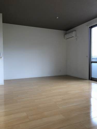  シャーメゾン西山崎 A棟