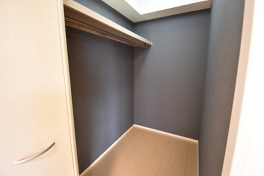 ウォークインクローゼット（南洋室） アウローラ