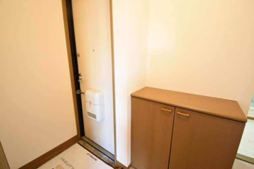 玄関 アドミレー樹太 C棟