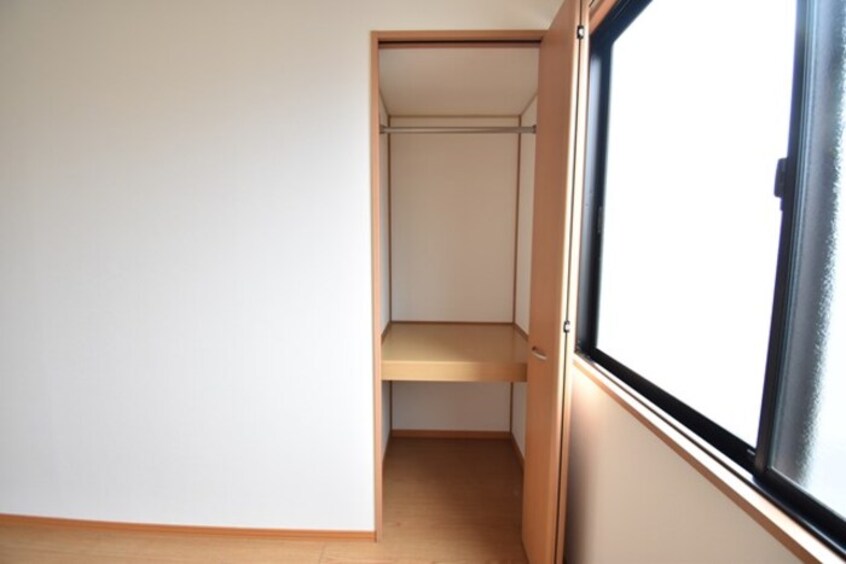 クローゼット（洋室） アネシスハイツ Ⅰ号館