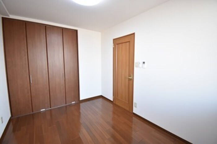 洋室５．８帖 ウィルコート･伏石 C棟