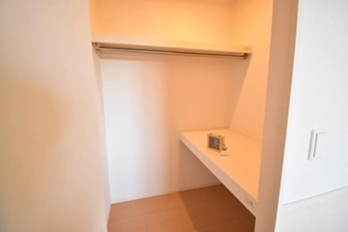 ウォークインクローゼット（北東洋室） ウエストヴィレッジⅡ Ａ棟