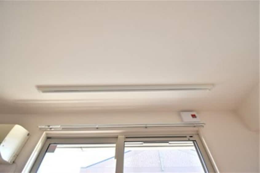 室内物干し ウエストヴィレッジⅡ Ａ棟