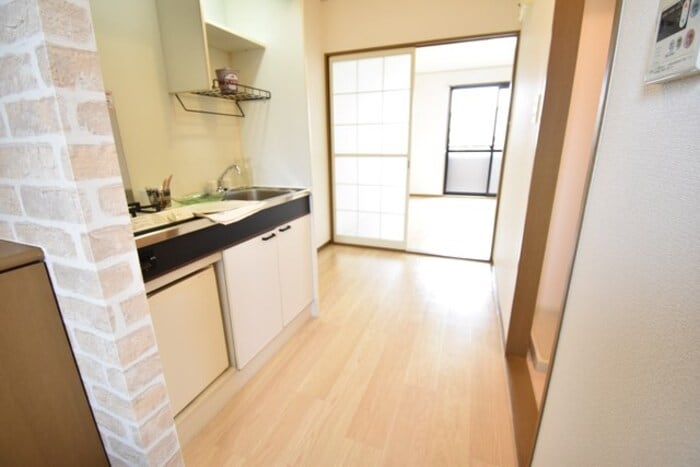 キッチン３．５帖～洋室８帖 エクセルヤマ