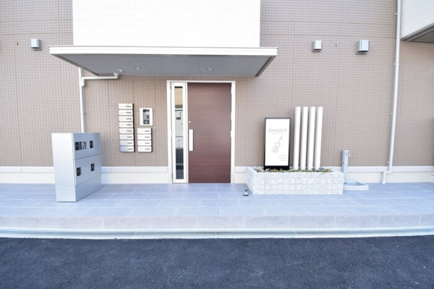 エントランス カルテット D棟