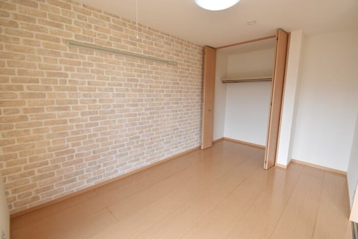 洋室６帖（西側） クレア伏石Ｓ