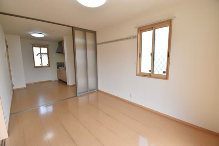 洋室６帖（東側）～ＤＫ６帖 クレア伏石Ｓ