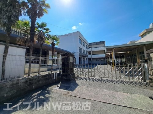 高松市立太田小学校(小学校)まで374m クレア伏石Ｓ