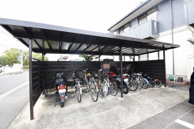 駐輪場 グランハイツ屋島