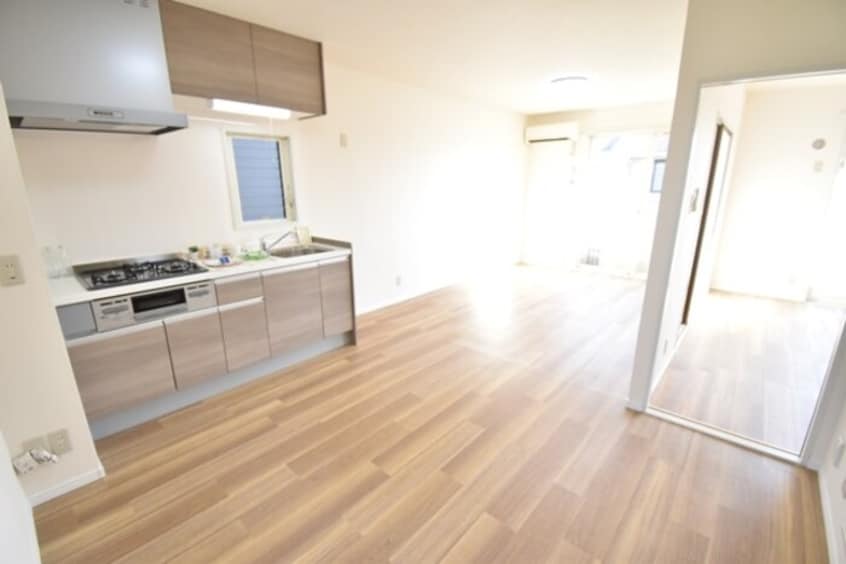 ＬＤＫ１２帖 サンタウン円座 E棟