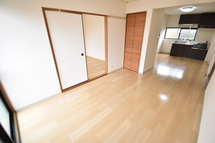 ＬＤＫ１３帖 サンタウン寺井 B棟