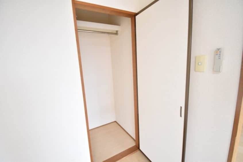 クローゼット（南洋室） サンタウン寺井 B棟