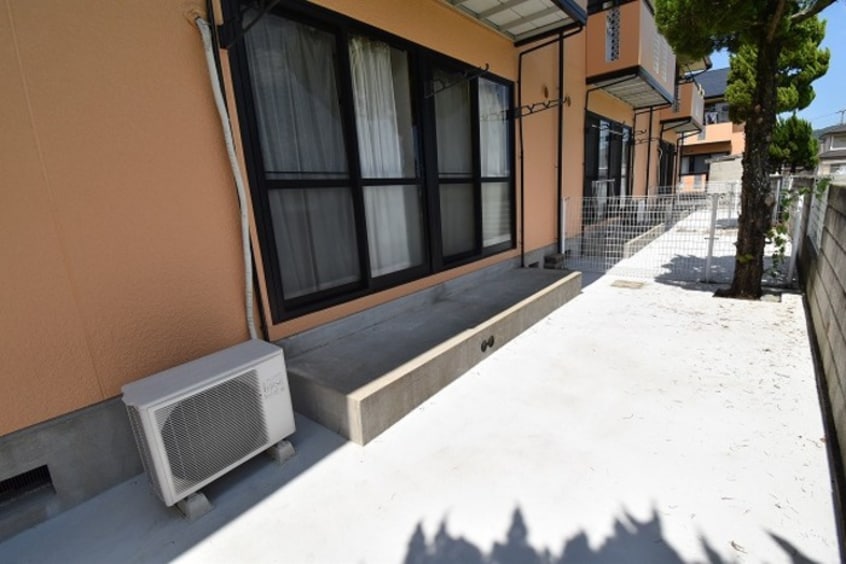 専用庭 スカイコート21 A棟