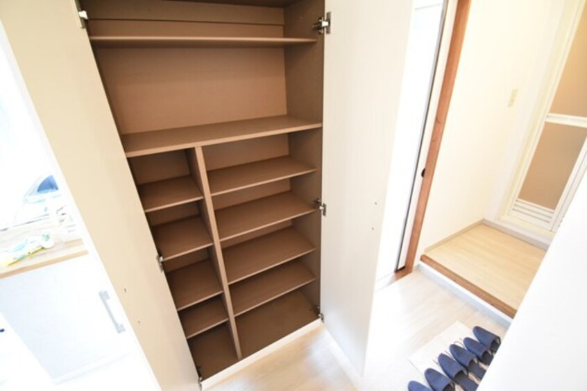 シューズボックス ハイツアベニール A棟