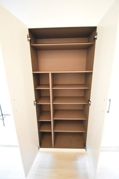 シューズボックス ハイツアベニール A棟