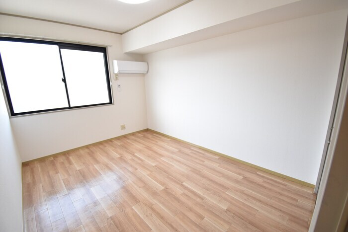 北東洋室５．７帖 ハピネス三条