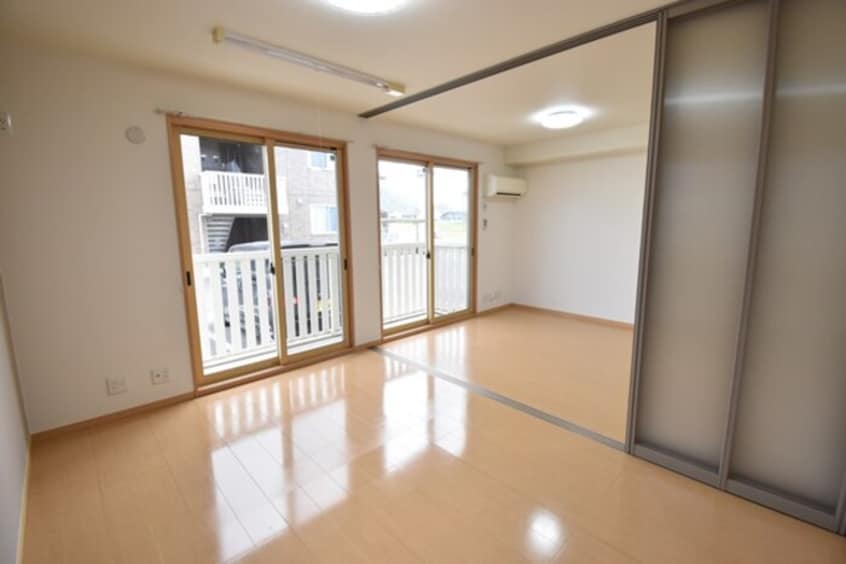 洋室６帖（南）～ＤＫ７．５帖 ビーンズヒル C棟