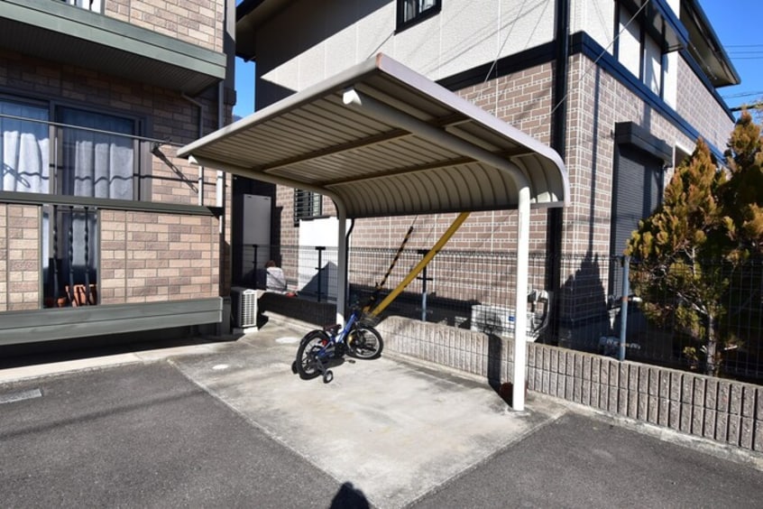 駐輪場 フローラルアベニュー藤田