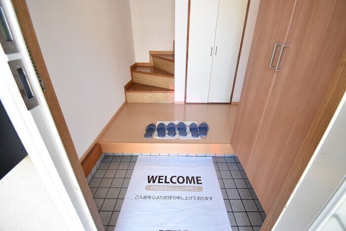 玄関 ペアシティ屋島 B棟