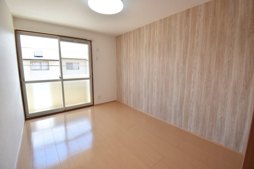 南西洋室６帖 ペアシティ屋島 B棟