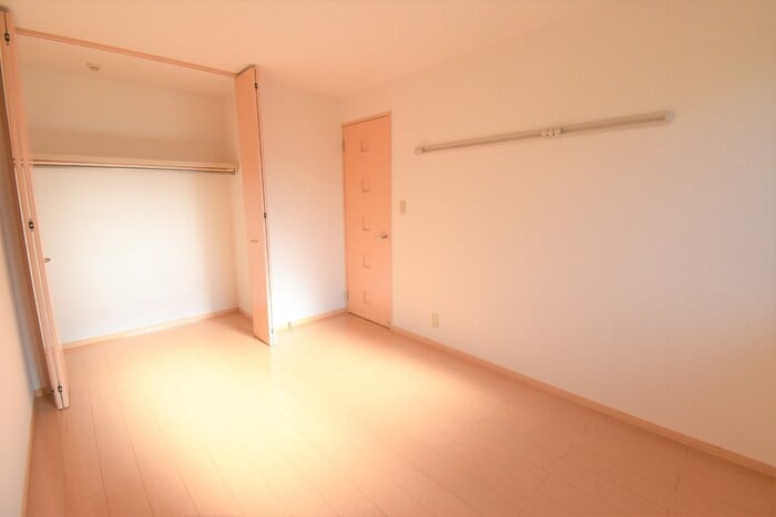 北西洋室６帖 メゾンシャルム木太 B棟