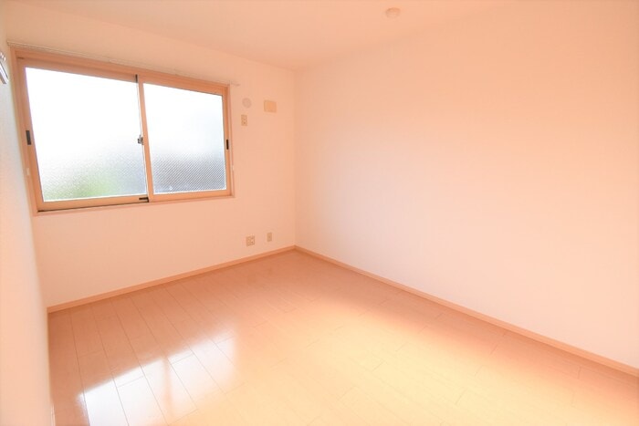 北西洋室６帖 メゾンシャルム木太 B棟