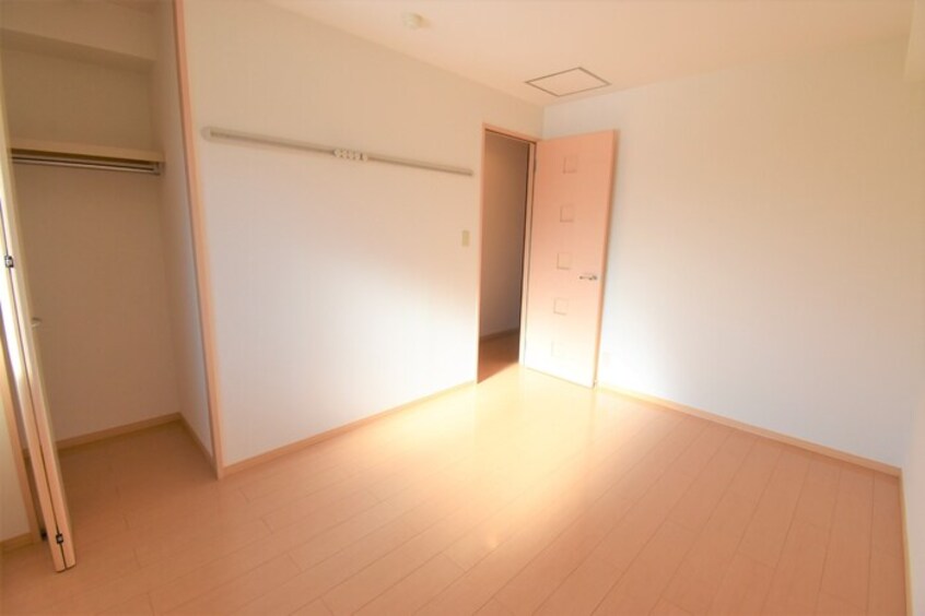 南西洋室６帖 メゾンシャルム木太 B棟