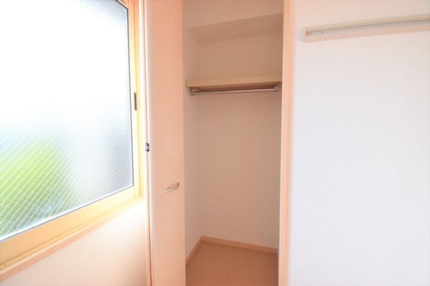 クローゼット メゾンシャルム木太 B棟