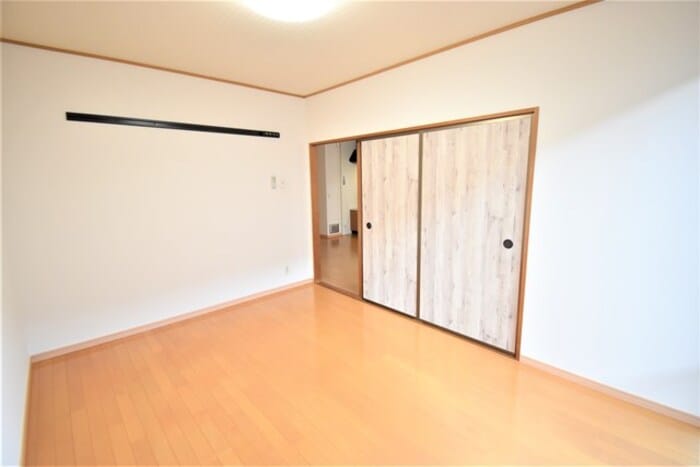 南洋室６帖 メゾン・ド・アムール A棟