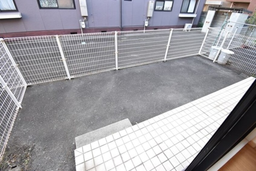 専用庭 メゾン・ド・アムール A棟