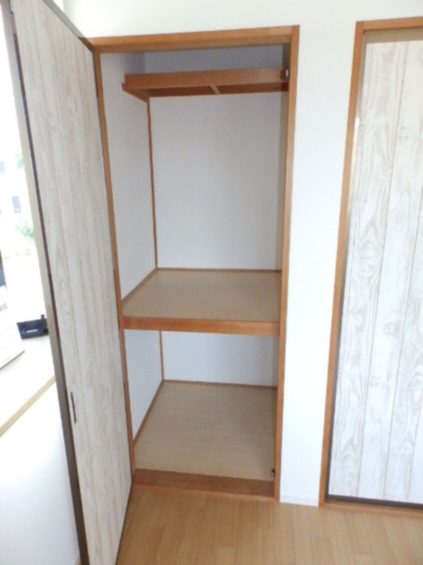 北東洋室物入れ メゾン・ド・ボヌール C棟