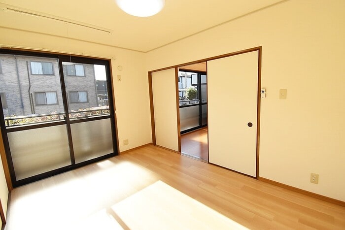 南洋室６帖 ユイマール ガーデン B棟