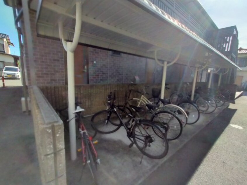  リビングタウン伏石 A棟