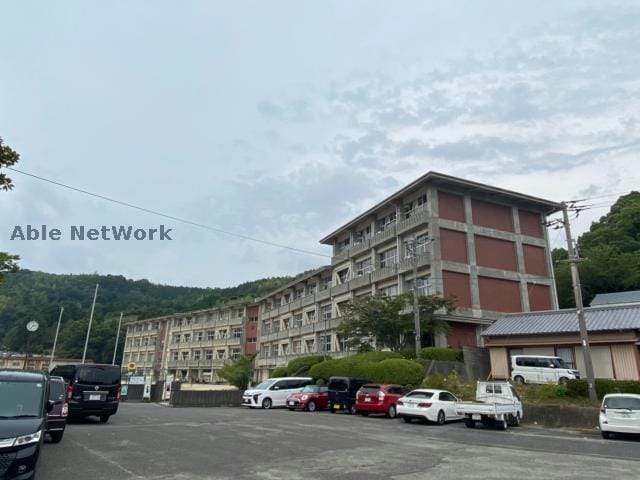 阿南市立羽ノ浦中学校(中学校/中等教育学校)まで2178m スィートメモリー