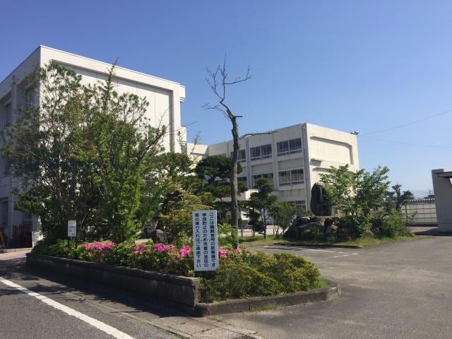 阿南市立見能林小学校(小学校)まで1484m カサ　モデルナ　Ⅰ・Ⅱ