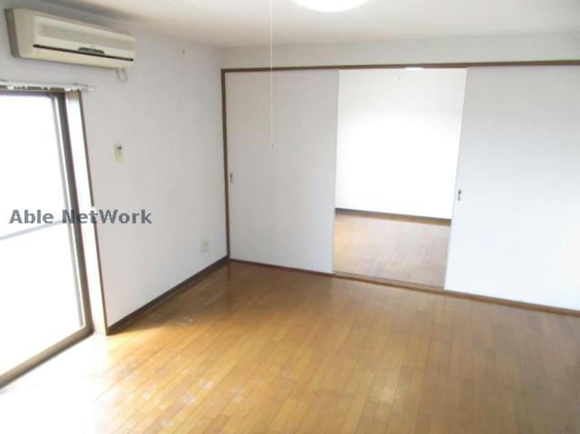  シャンゼリゼ壱番館