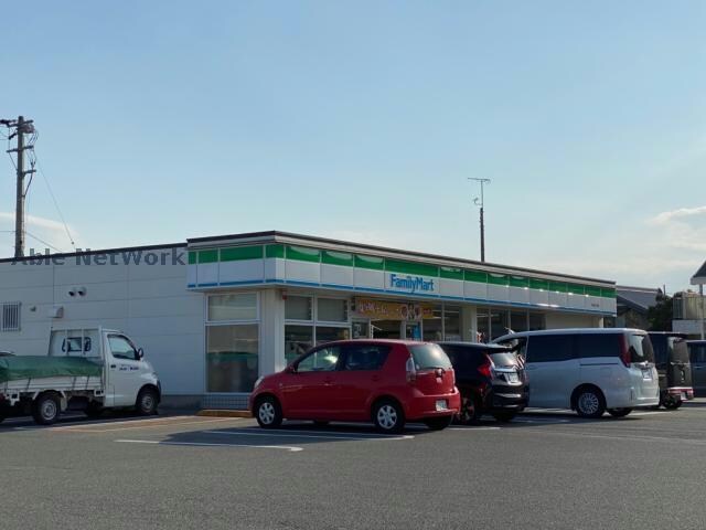 ファミリーマート阿南津乃峰店(コンビニ)まで1037m サニースクエア阿南