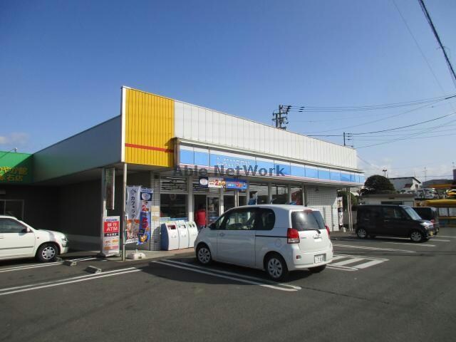 ローソン小松島赤石店(コンビニ)まで404m デュエルミサキⅢＢ