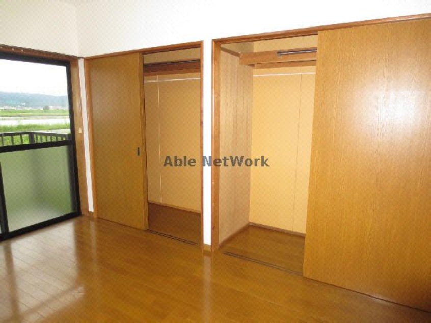 洋室６帖・収納 リバーサイド幸泉