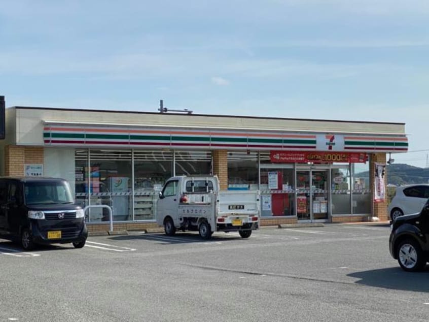 セブンイレブン阿南西路見町店(コンビニ)まで627m アネッサＢ